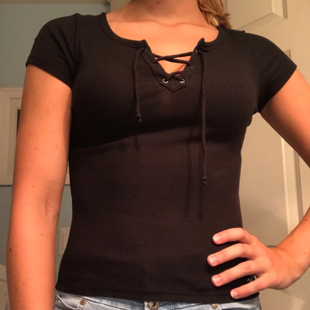 girls black t-shirt